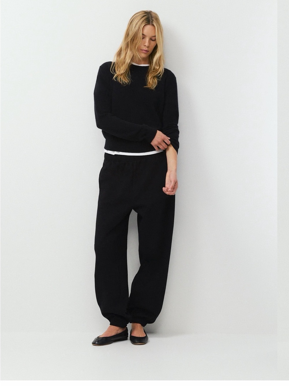 Aritzia Cozy Sweatfleece Mega Jogger in Black